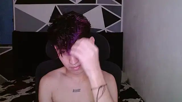 Snapshot of littlextreme chatting on December 17, 2024, 2:55 am littlextreme online show from December 17, 2024, 2:55 am