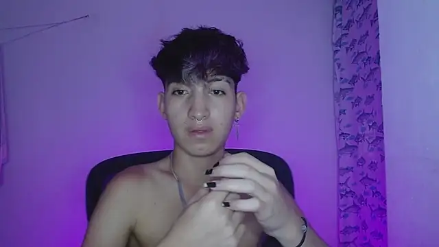 Snapshot of littlextreme chatting on February 12, 2025, 4:33 am littlextreme online show from February 12, 2025, 4:33 am