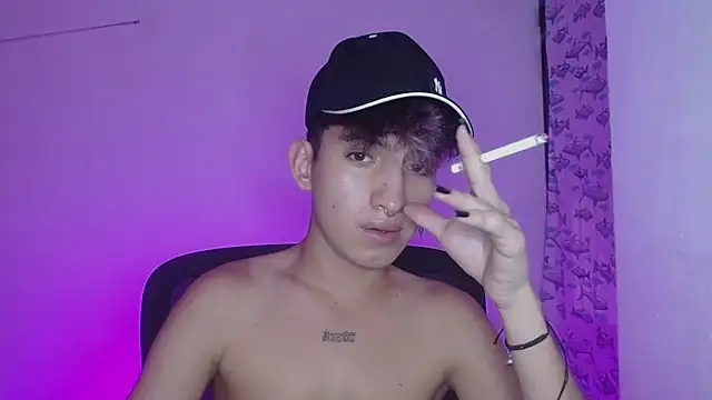 Snapshot of littlextreme chatting on February 19, 2025, 4:44 am littlextreme online show from February 19, 2025, 4:44 am