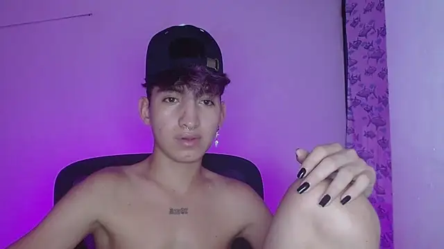 Snapshot of littlextreme chatting on February 19, 2025, 7:50 am littlextreme online show from February 19, 2025, 7:50 am