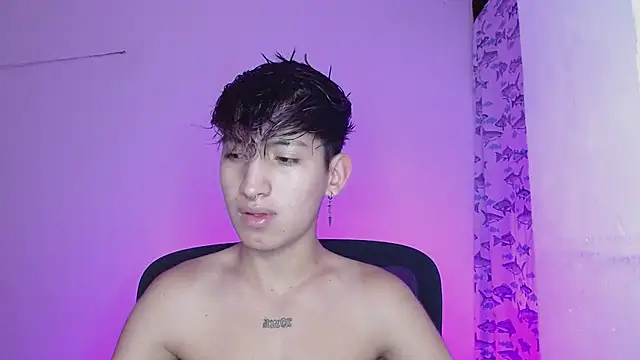 Snapshot of littlextreme chatting on February 27, 2025, 4:20 am littlextreme online show from February 27, 2025, 4:20 am