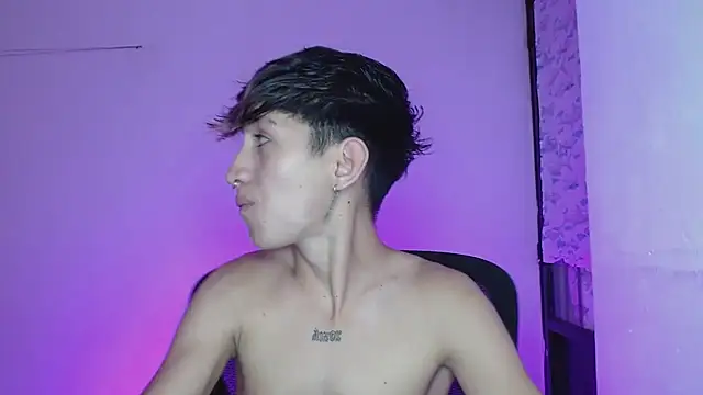 Snapshot of littlextreme chatting on February 28, 2025, 5:59 am littlextreme online show from February 28, 2025, 5:59 am