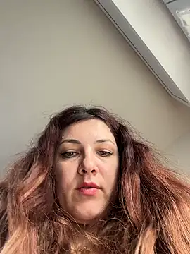 DaisyVibesss online show from November 19, 2025, 9:09 am