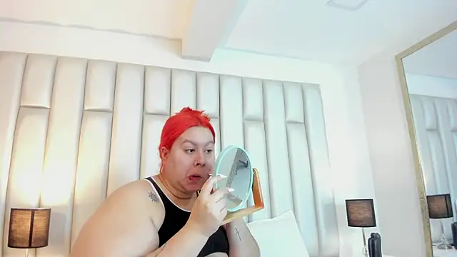 aandreaperez online show from November 5, 2025, 11:43 am