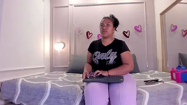 ale cam online show from February 13, 2026, 1:07 pm