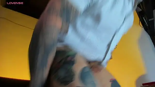 CamiloGray  online show from September 13, 2025, 12:27 pm