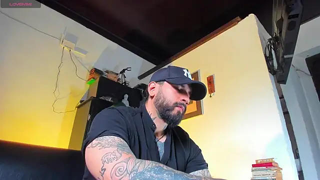 CamiloGray  online show from September 17, 2025, 1:13 pm