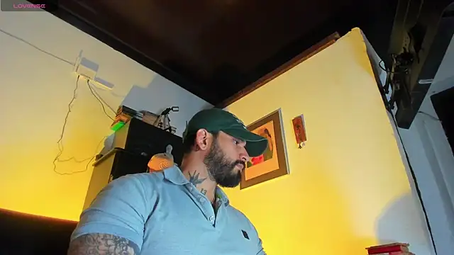 CamiloGray  online show from October 31, 2025, 1:56 pm