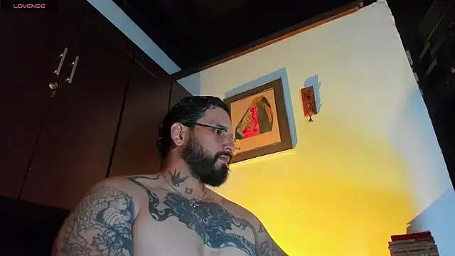 Snapshot of CamiloGray_ chatting on May 6, 2026, 2:22 pm CamiloGray online show from May 6, 2026, 2:22 pm