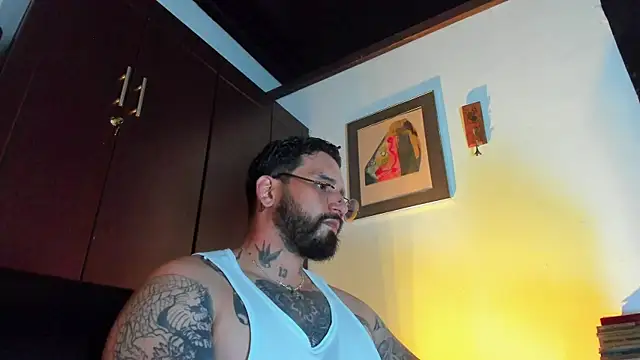 Snapshot of CamiloGray_ chatting on May 22, 2026, 3:17 pm CamiloGray online show from May 22, 2026, 3:17 pm