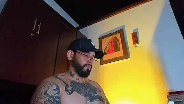 Snapshot of CamiloGray_ chatting on June 4, 2026, 1:50 pm CamiloGray online show from June 4, 2026, 1:50 pm