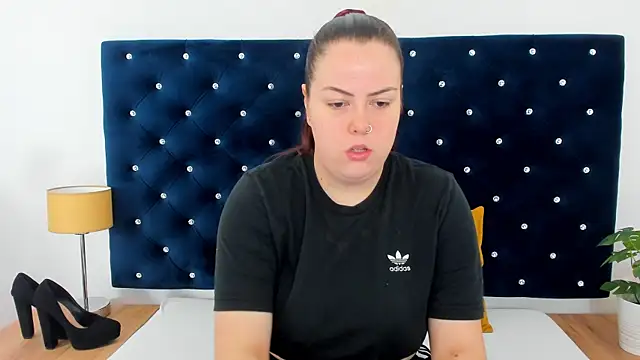 EvaLick online show from October 28, 2025, 6:39 am