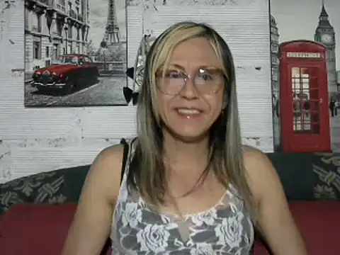 Snapshot of divahot08 chatting on January 9, 2025, 10:52 am divahot08 online show from January 9, 2025, 10:52 am