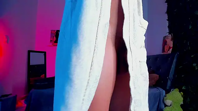 sweetvond  online show from October 10, 2025, 11:26 pm