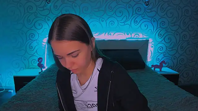 AlexaBarkley online show from December 19, 2024, 6:23 am