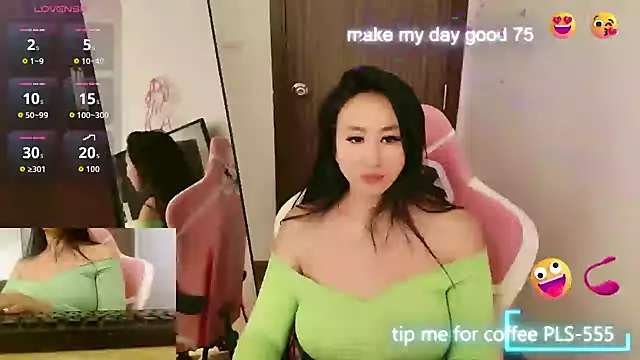 Snapshot of AsianQueens chatting on October 14, 2025, 3:24 pm AsianQueens online show from October 14, 2025, 3:24 pm