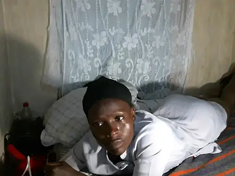 cute-shamza online show from December 17, 2025, 5:41 pm