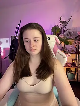 Snapshot of sweetest_pie chatting on March 1, 2026, 5:37 pm sweetest pie online show from March 1, 2026, 5:37 pm