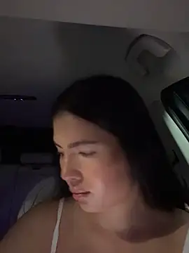 Snapshot of clairewntr chatting on October 7, 2025, 6:05 pm clairewntr online show from October 7, 2025, 6:05 pm