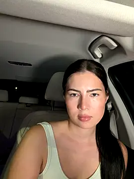 Snapshot of clairewntr chatting on October 14, 2025, 9:15 pm clairewntr online show from October 14, 2025, 9:15 pm