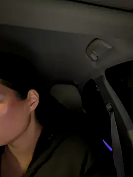 Snapshot of clairewntr chatting on October 18, 2025, 7:14 pm clairewntr online show from October 18, 2025, 7:14 pm