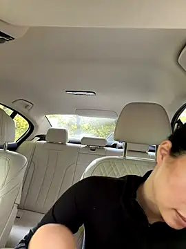 Snapshot of clairewntr chatting on October 19, 2025, 2:18 pm clairewntr online show from October 19, 2025, 2:18 pm