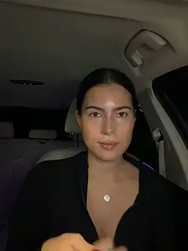 Snapshot of clairewntr chatting on October 21, 2025, 7:25 pm clairewntr online show from October 21, 2025, 7:25 pm