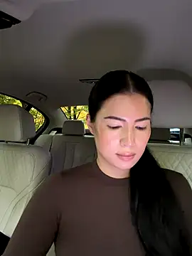 Snapshot of clairewntr chatting on October 22, 2025, 2:28 pm clairewntr online show from October 22, 2025, 2:28 pm