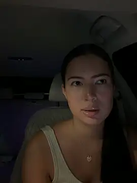 Snapshot of clairewntr chatting on November 11, 2025, 9:15 pm clairewntr online show from November 11, 2025, 9:15 pm