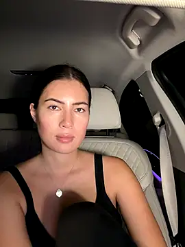 Snapshot of clairewntr chatting on November 14, 2025, 8:07 pm clairewntr online show from November 14, 2025, 8:07 pm