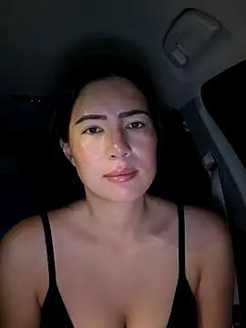 clairewntr online show from December 5, 2025, 9:00 pm