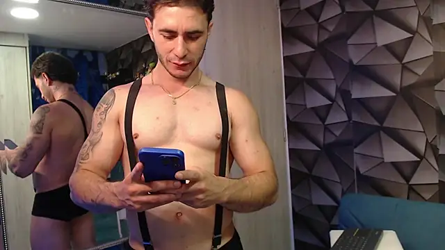 Snapshot of Latino_stud4u chatting on February 7, 2025, 11:13 pm Latino stud4u online show from February 7, 2025, 11:13 pm