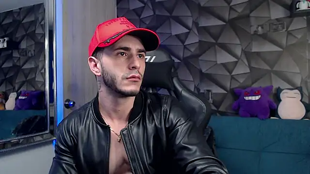 Snapshot of Latino_stud4u chatting on November 4, 2025, 11:15 pm Latino stud4u online show from November 4, 2025, 11:15 pm