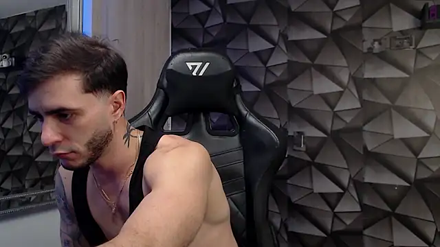 Snapshot of Latino_stud4u chatting on November 6, 2025, 11:15 pm Latino stud4u online show from November 6, 2025, 11:15 pm