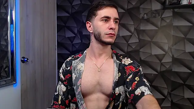 Snapshot of Latino_stud4u chatting on November 12, 2025, 1:11 pm Latino stud4u online show from November 12, 2025, 1:11 pm