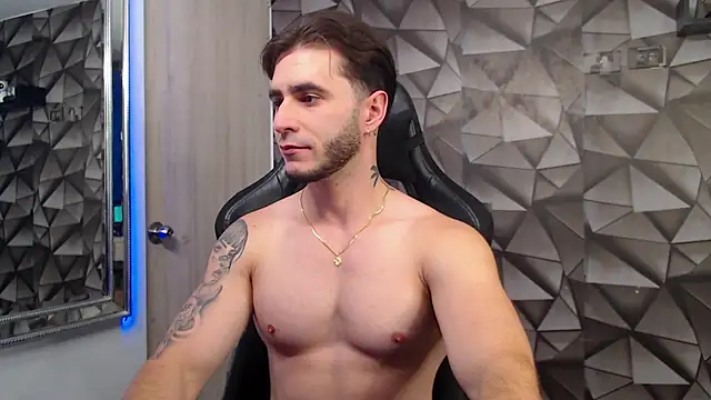 Snapshot of Latino_stud4u chatting on November 15, 2025, 12:19 am Latino stud4u online show from November 15, 2025, 12:19 am