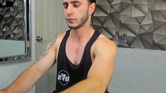 Latino stud4u online show from January 14, 2026, 1:33 am