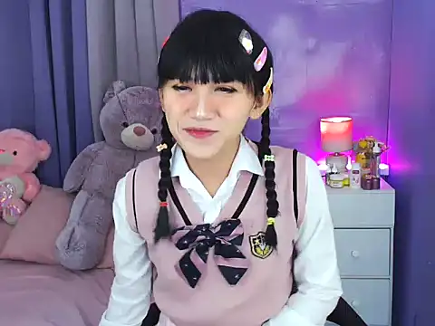 urlovelyfreya online show from October 9, 2025, 5:33 pm