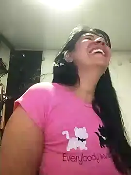 Snapshot of aisha_latina chatting on December 6, 2024, 11:22 am aisha latina online show from December 6, 2024, 11:22 am