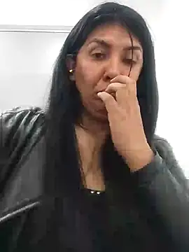 Snapshot of aisha_latina chatting on December 10, 2024, 7:00 pm aisha latina online show from December 10, 2024, 7:00 pm