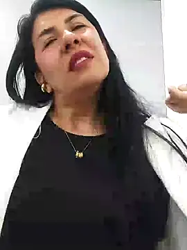 Snapshot of aisha_latina chatting on December 11, 2024, 5:59 pm aisha latina online show from December 11, 2024, 5:59 pm