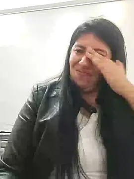 Snapshot of aisha_latina chatting on January 21, 2025, 6:23 pm aisha latina online show from January 21, 2025, 6:23 pm