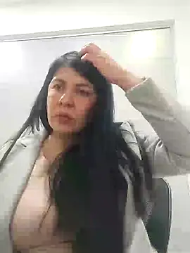 Snapshot of aisha_latina chatting on January 22, 2025, 2:56 pm aisha latina online show from January 22, 2025, 2:56 pm