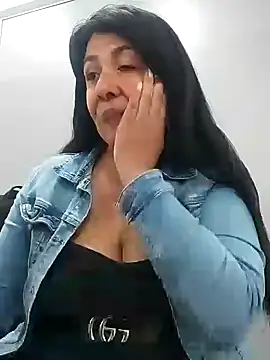 Snapshot of aisha_latina chatting on February 5, 2025, 2:16 pm aisha latina online show from February 5, 2025, 2:16 pm
