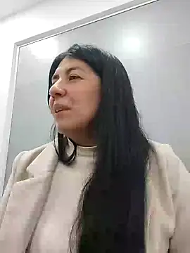 Snapshot of aisha_latina chatting on February 14, 2025, 1:40 pm aisha latina online show from February 14, 2025, 1:40 pm
