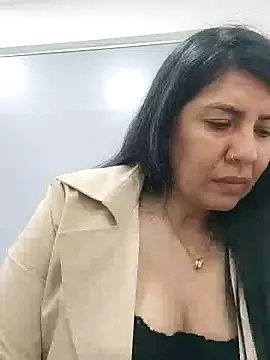 Snapshot of aisha_latina chatting on February 24, 2025, 6:47 pm aisha latina online show from February 24, 2025, 6:47 pm