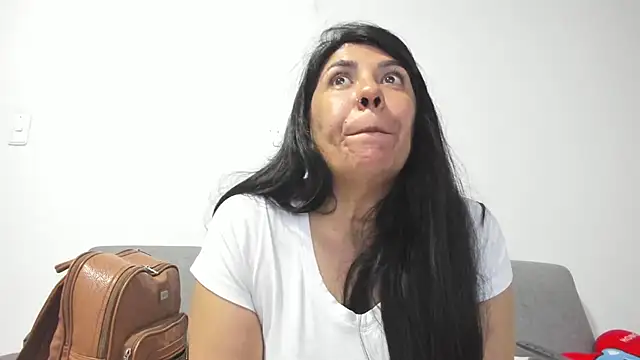 Snapshot of aisha_latina chatting on February 27, 2025, 11:15 pm aisha latina online show from February 27, 2025, 11:15 pm