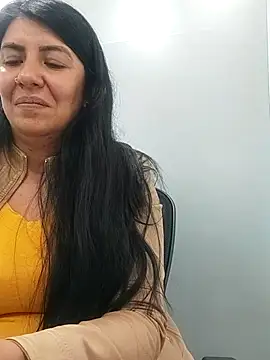 Snapshot of aisha_latina chatting on March 3, 2025, 6:33 pm aisha latina online show from March 3, 2025, 6:33 pm