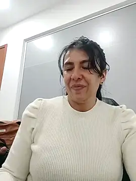 Snapshot of aisha_latina chatting on March 20, 2025, 6:31 pm aisha latina online show from March 20, 2025, 6:31 pm