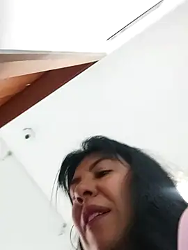 Snapshot of aisha_latina chatting on September 9, 2025, 3:22 pm aisha latina online show from September 9, 2025, 3:22 pm